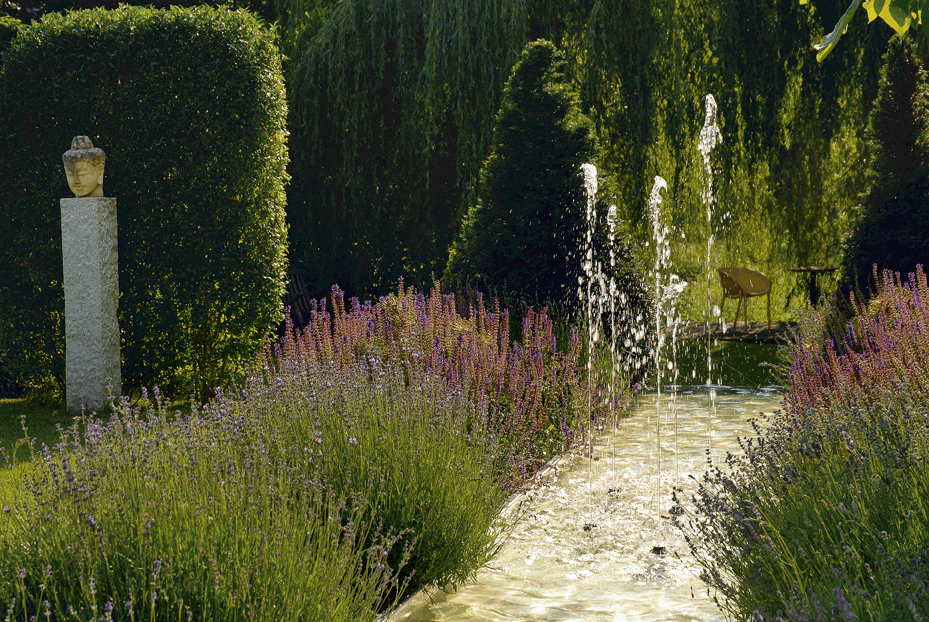 Freistehende Wasserspiele