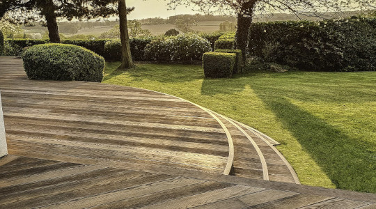 Besondere Design-Terrassen aus Holz