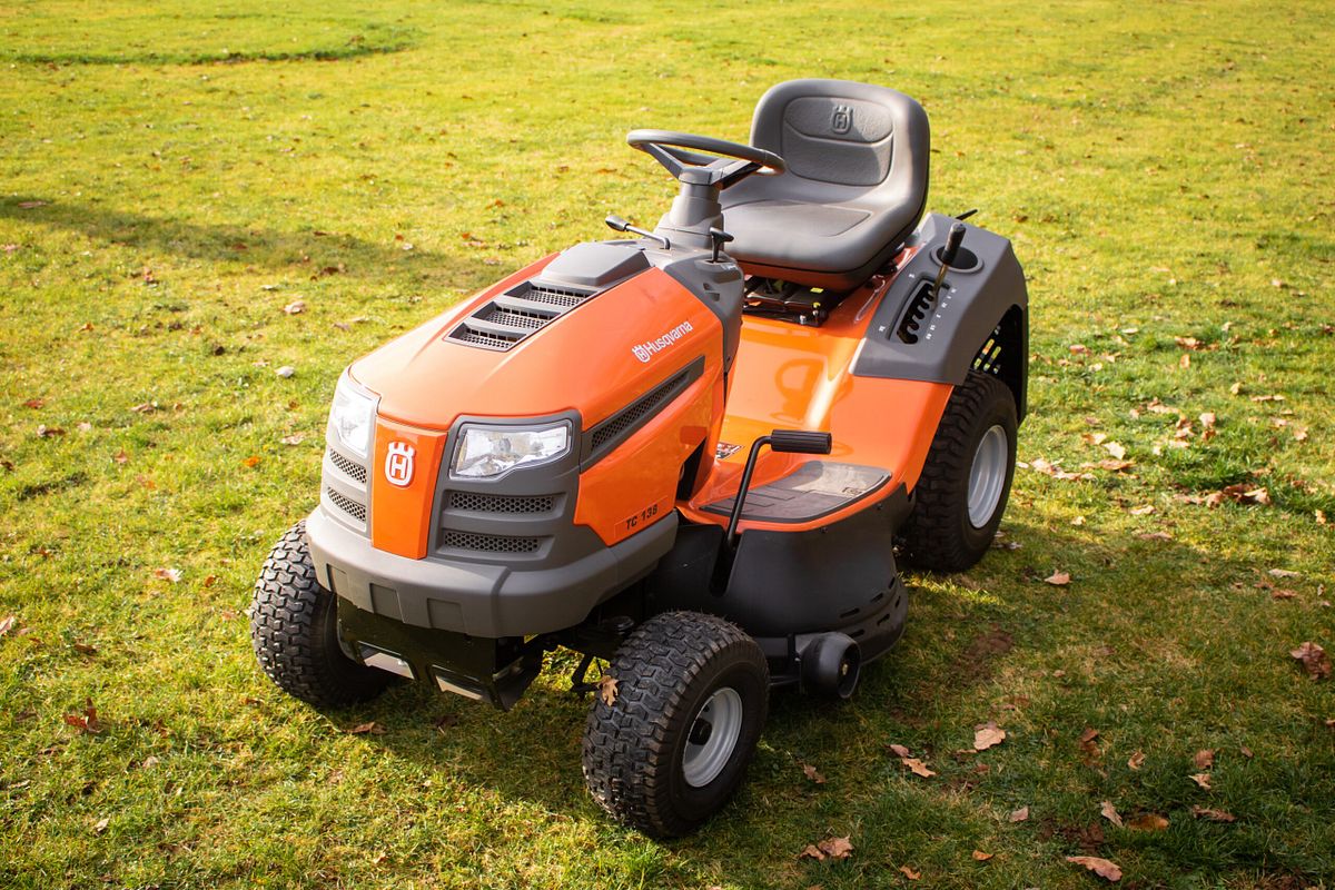 Husqvarna Rasentraktor TC138 Content Bild