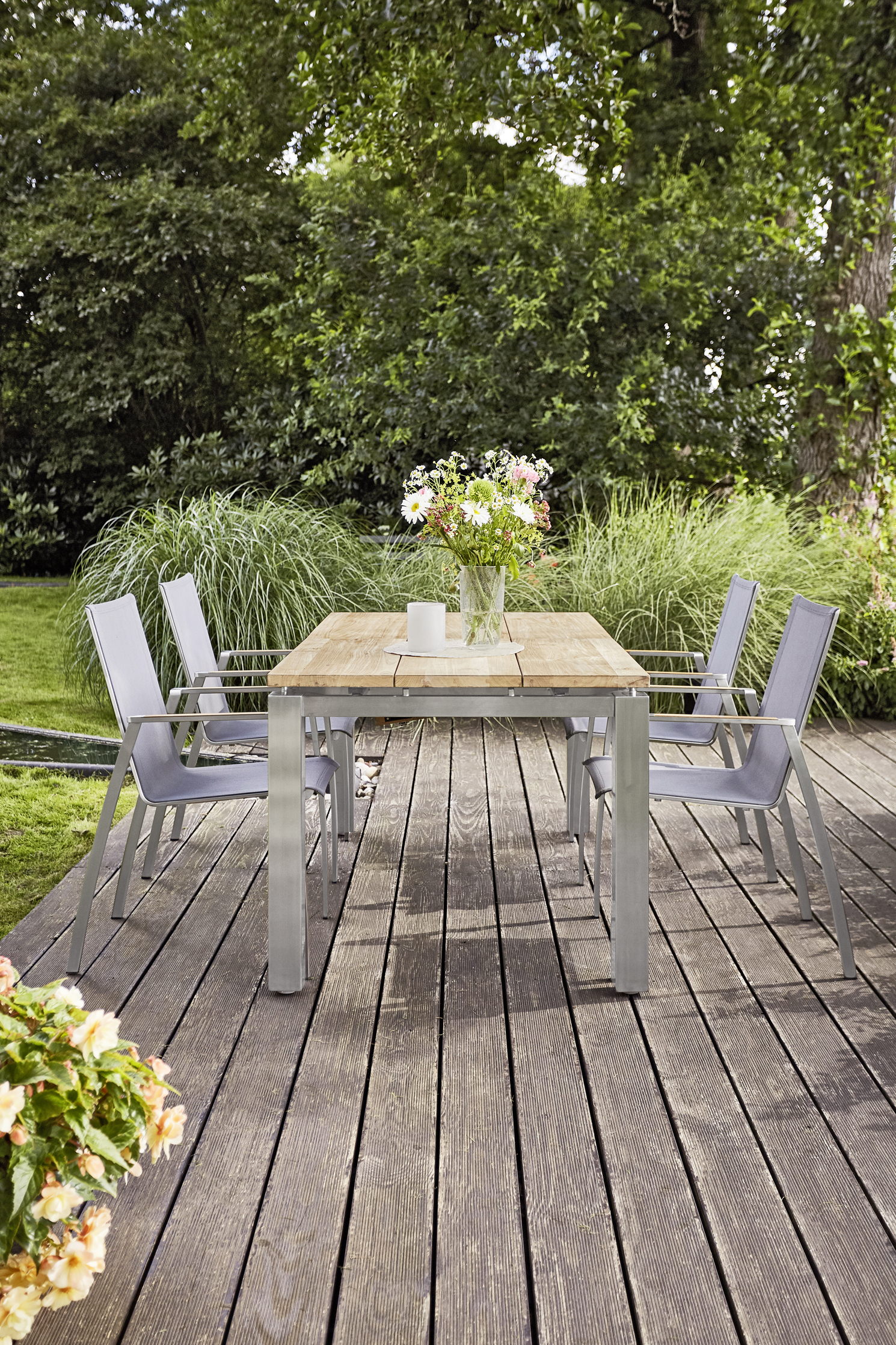 Diamond Garden Dining-Set VENEDIG, Tisch + 4 Stühle, Edelstahl / Recycled Teak / Kunststoffgewebe Silber/Weiß