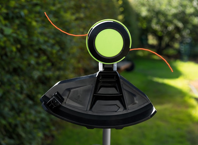 EGO Power Akku-Rasentrimmer ST1511E inkl. Akku BA1400T + Ladegerät CH2100E