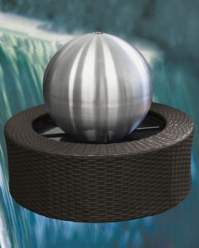 Gardenforma Wasserspiel mit Edelstahl-Kugel 35 cm, Rattanumrandung, Pumpe und LED