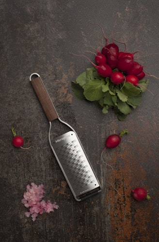 Microplane 2-Wege-Schneide MASTER Walnussholz