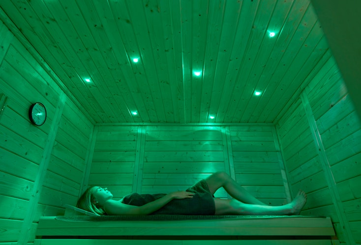 Weka Premium Massivholz-Elementsauna Kemi Panorama 3 mit Glastür+2 Fenster und Sternenhimmel - 45 mm