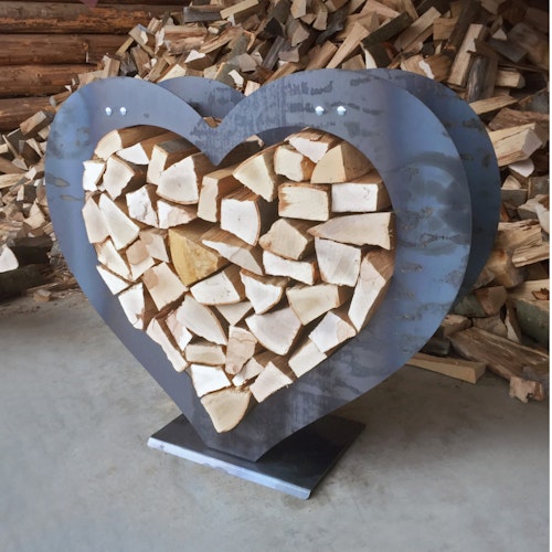 Stapelhilfe / Holzregal in Herzform - handgemacht aus Cortenstahl