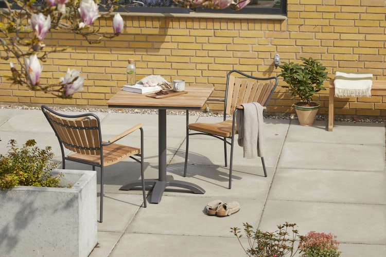 Cinas Kaffeetisch MOOD 70 x 70 cm, Aluminium Anthrazit / Teak