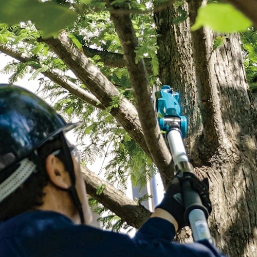 Makita Akku-Hochentaster 18V  DUA200Z