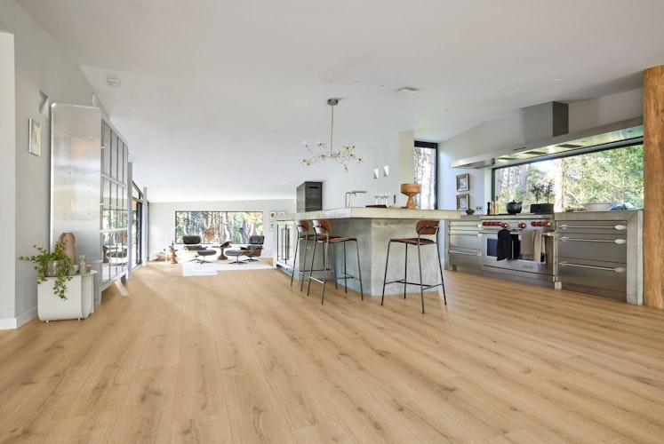 MEISTER Designboden MeisterDesign. comfort DD 600 S 1287 x 220 x 9 mm 7120 Turmeiche creme Porensynchron-Struktur