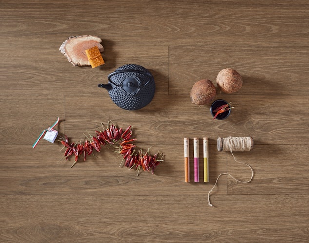 HANDMUSTER MEISTER Designboden MeisterDesign. next DL 500 S 7134 Princess Oak dunkel Porensynchron-Struktur