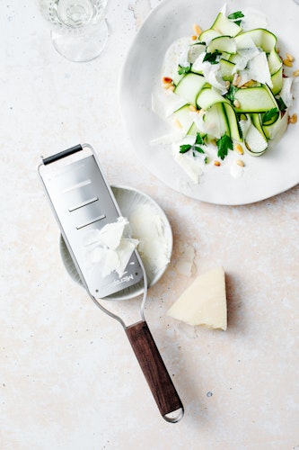 Microplane Große Raspel MASTER Walnussholz