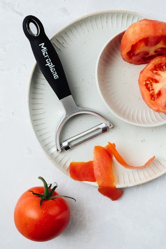 Microplane Profi Y-Schäler, gezahnt SPECIALTY Schwarz