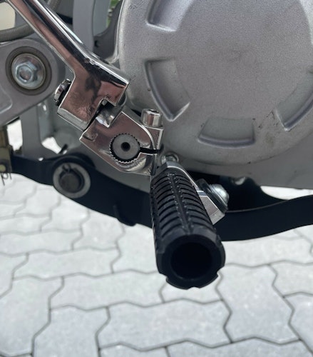 Racemodeparts hochgelegte Fußraste aus Kunststoff