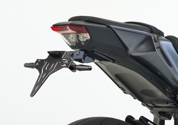 PROTECH V-SHAPE Kennzeichenhalter SET mit Reflektor und Beleuchtung Alu & Stahl Schwarz für YAMAHA MT-09 / SP, MT-09 Automatik (Y-AMT)