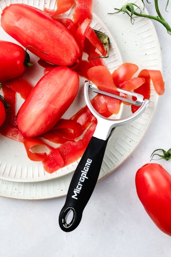 Microplane Profi Y-Schäler, gezahnt SPECIALTY Schwarz