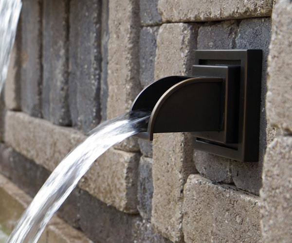 Oase Wasserspeier Wand Quadrat Bronze