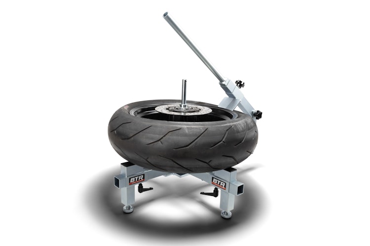 Reifenmontiergerät EVO2® mit Wuchtbock und Starterpaket