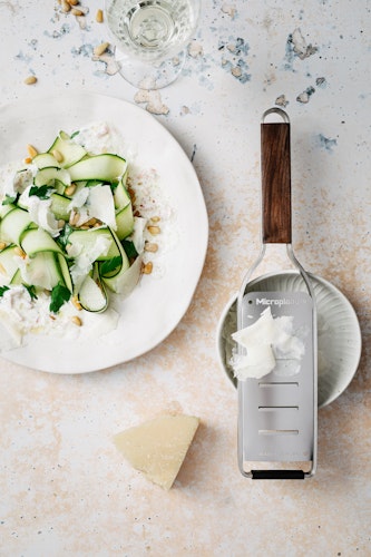 Microplane Große Raspel MASTER Walnussholz