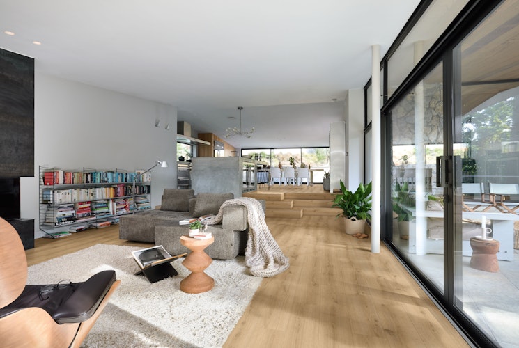 MEISTER Designboden MeisterDesign. comfort DD 600 S 1287 x 220 x 9 mm 7120 Turmeiche creme Porensynchron-Struktur