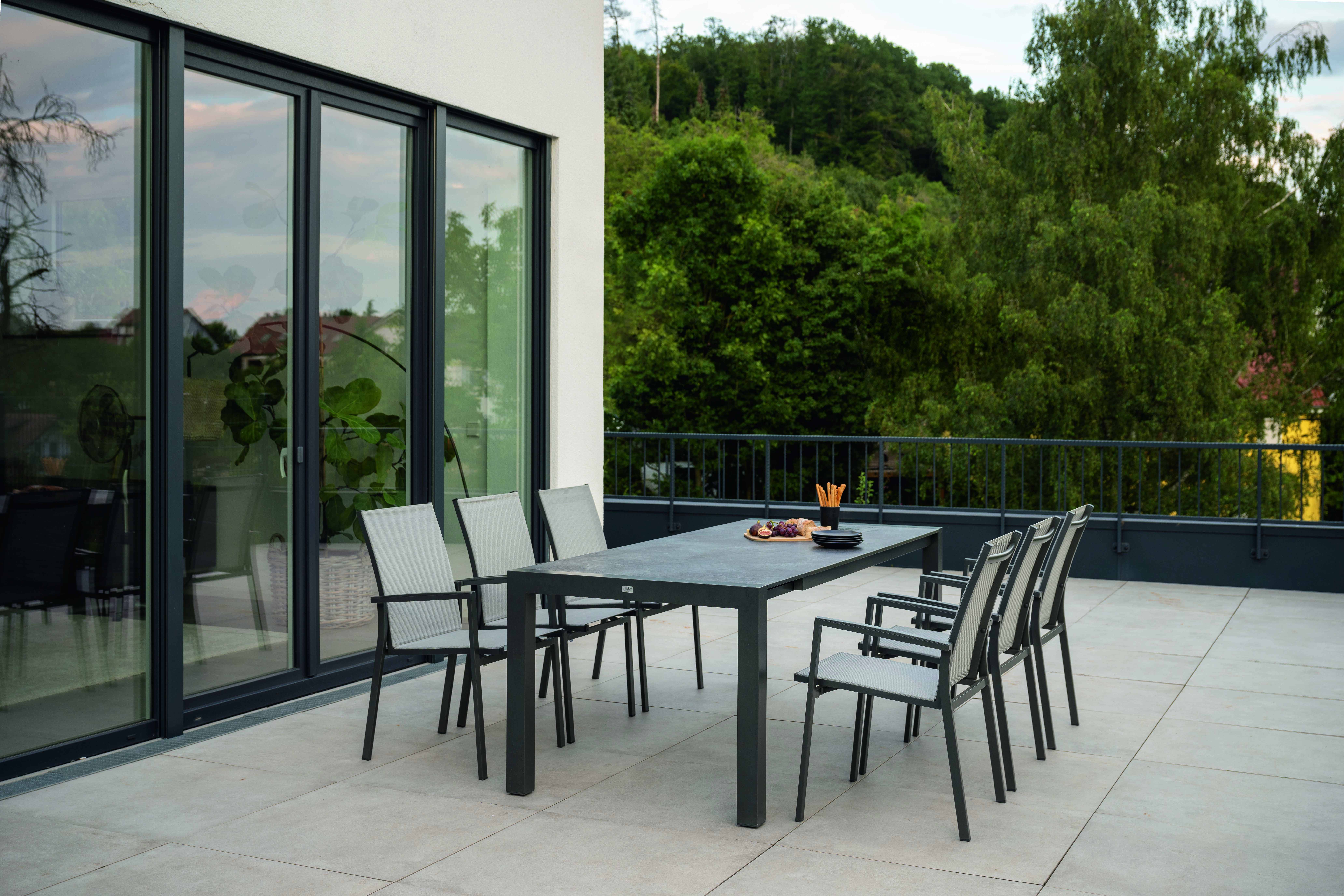 STERN Gartenmöbel-Set NEW LEVANTO 2 XL, Ausziehtisch 174/214/254 x 90 + 6 Stapelsessel, Aluminium / HPL Silverstar