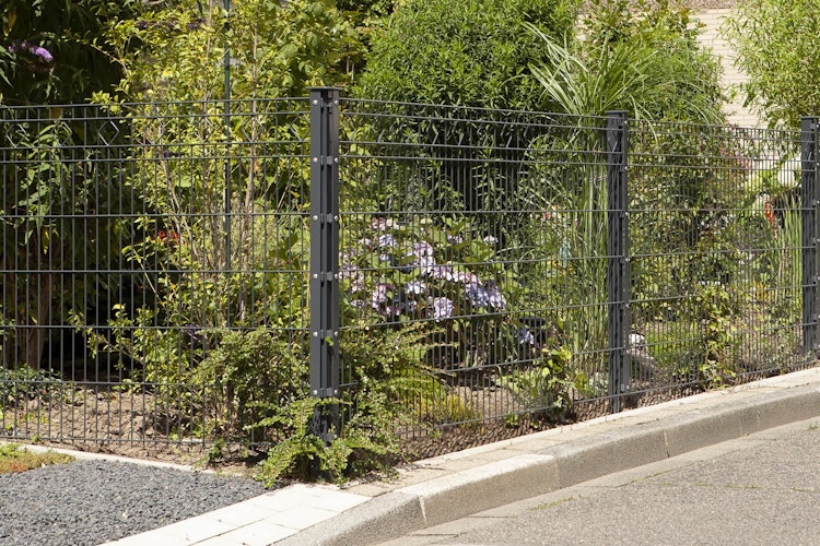 dz ECK-Pfosten QAE mit Abdeckleiste 60 x 60 mm