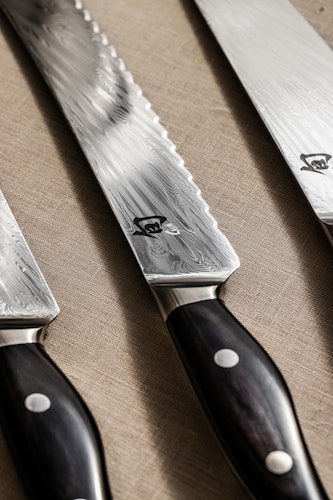 KAI Santokumesser SHUN NAGARE BLACK 7" (18,0 cm)