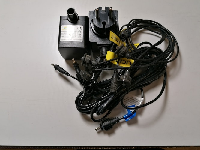 Heissner Ersatzpumpe mit 4 LED zu Brunnen 016577-00 (ET21-16577G)