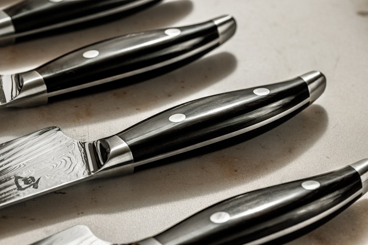 KAI Santokumesser SHUN NAGARE BLACK 7" (18,0 cm)