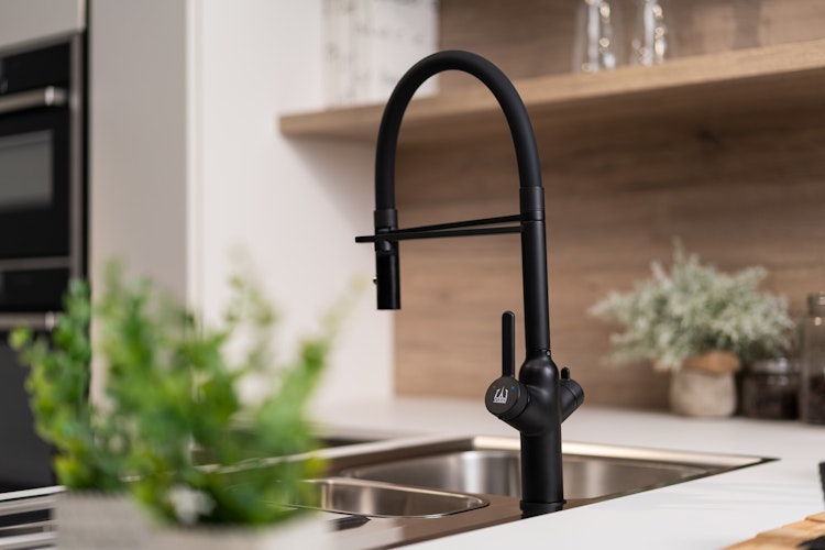 3 Wege Wasserhahn Küchenarmatur, BOD, mit 360° schwenkbarem Auslauf, abnehmbare 2 strahl Handbrause, Schwarz Matt / Schwarz