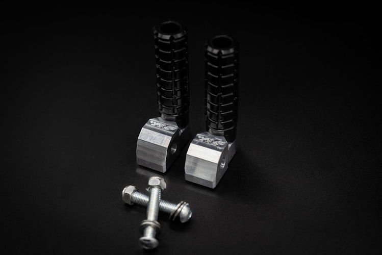 Racemodeparts hochgelegte Fußraste aus Kunststoff