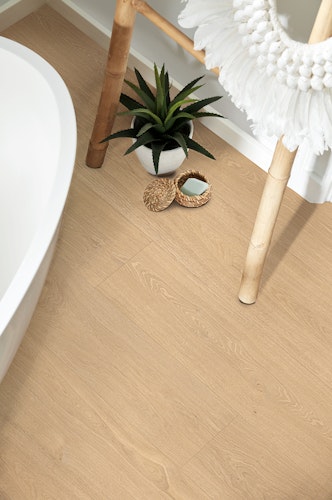 MEISTER Laminatboden MeisterDesign. laminate LL 250 2052 x 248 x 10 mm 07144 Taleiche hell Porensynchron-Struktur