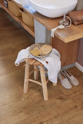 MEISTER Designboden MeisterDesign. comfort DD 600 S 1287 x 220 x 9 mm 6949 Stieleiche cognac Porensynchron-Struktur