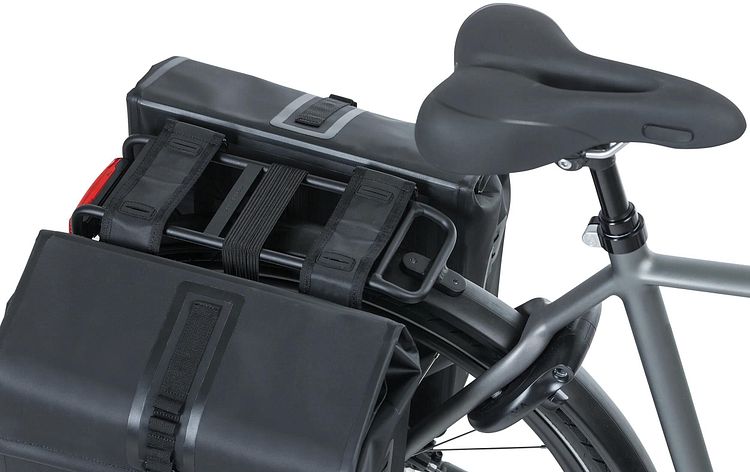 Basil Urban Dry Doppeltasche 50 l schwarz matt black MIK