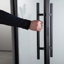 Vorschaubild Flexo Stoßgriffpaar schwarz eckig 500 mm für Loft-Drehtüren