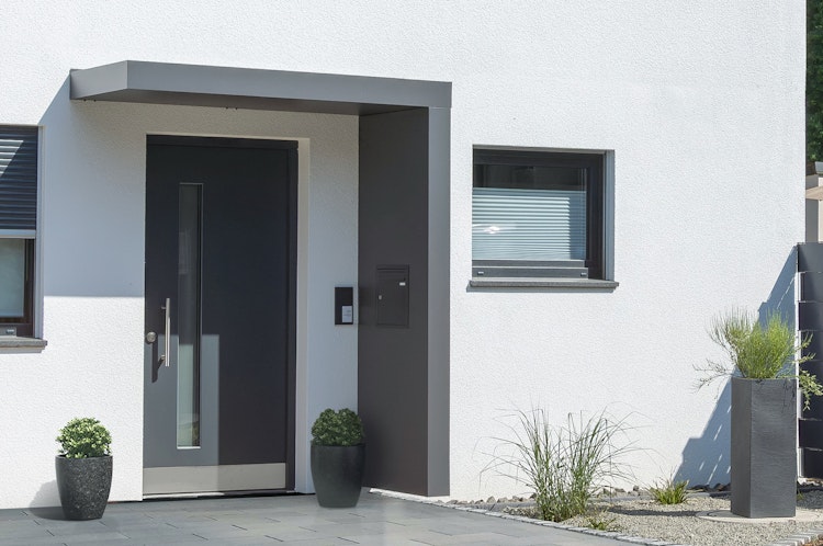 Gutta Rechteckvordach BS Plus 300 Sondermaß inkl. Seitenteil und Briefkasten (neues Modell)