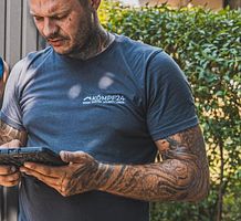 Bestickung Arbeitskleidung mit Logo - Preis je nach Menge und Größe