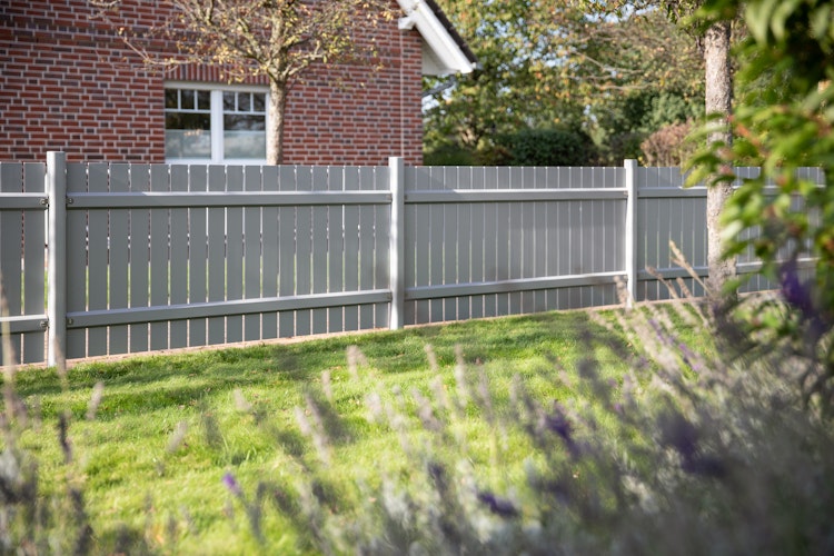 TraumGarten Alu-Vorgartenzaun Squadra auf Maß