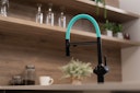 Vorschaubild 3 Wege Wasserhahn Küchenarmatur, BOD, mit 360° schwenkbarem Auslauf, abnehmbare 2 strahl Handbrause, Schwarz Matt / Türkis