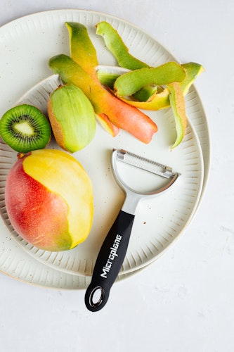 Microplane Profi Y-Schäler, gezahnt SPECIALTY Schwarz