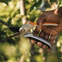 Vorschaubild Fiskars Plus Metall Bypass Gartenschere P531 1057168