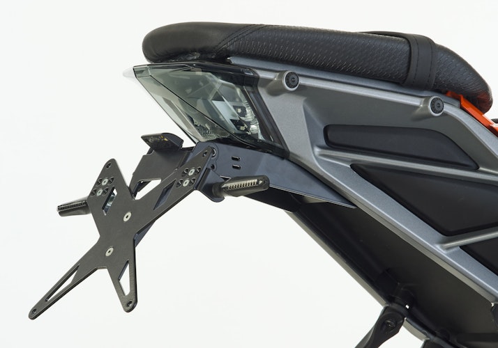 PROTECH X-SHAPE Kennzeichenhalter SET mit Reflektor und Beleuchtung Alu & Stahl Schwarz für KTM 390 Duke, 125 Duke