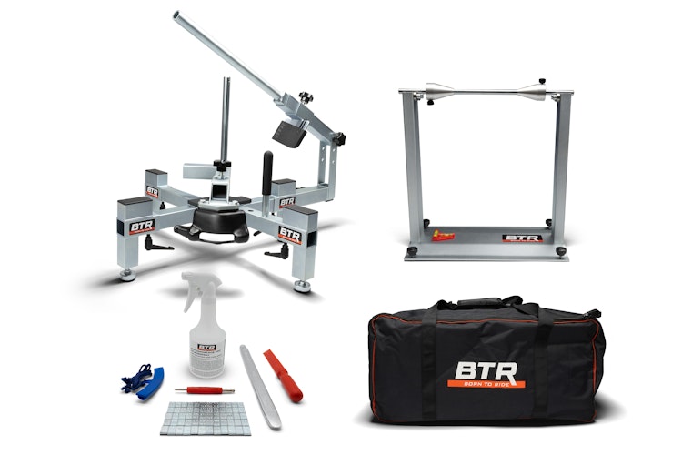 Reifenmontiergerät EVO2® mit Wuchtbock, Starterpaket und Tasche