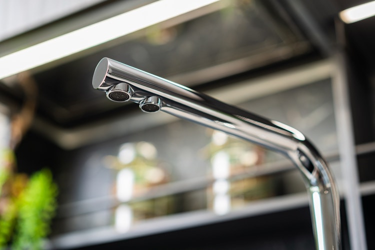 Kurze Variante - 3 Wege Wasserhahn Küchenarmatur, Edelstahl Massiv mit 360° schwenkbarem L-Auslauf, Hochglanz Poliert