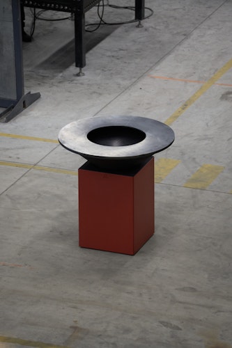 OFYR Plancha Grill 10th Anniversary Edition Oxide Red 100