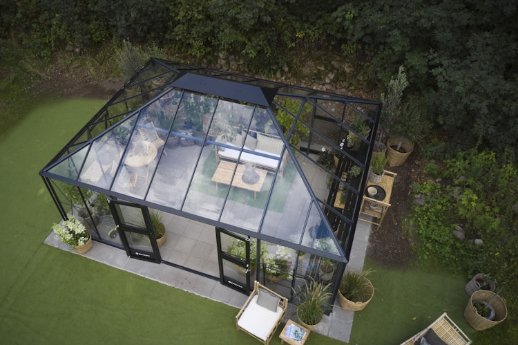 Juliana Gewächshaus Grand Oase anthrazit - 3 mm Sicherheitsglas - 25,6 m² inkl. gratis Fundamentrahmen im Wert von 849 €