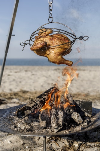 Petromax Geflügel-Grillkorb mit Kette und Haken