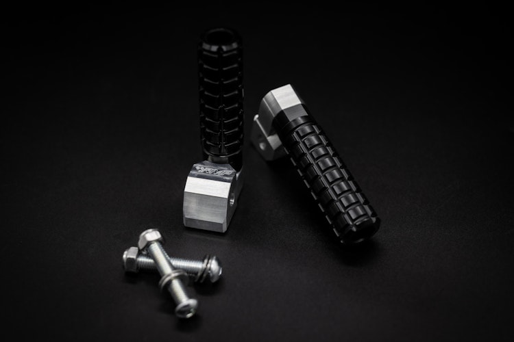 Racemodeparts hochgelegte Fußraste aus Kunststoff