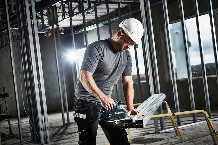 Makita Akku-Metallhandkreissäge DCS553Z