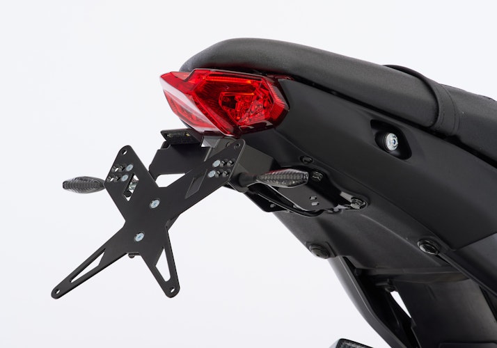 PROTECH X-SHAPE Kennzeichenhalter SET mit Reflektor und Beleuchtung Alu & Stahl Schwarz für YAMAHA MT-09 / SP
