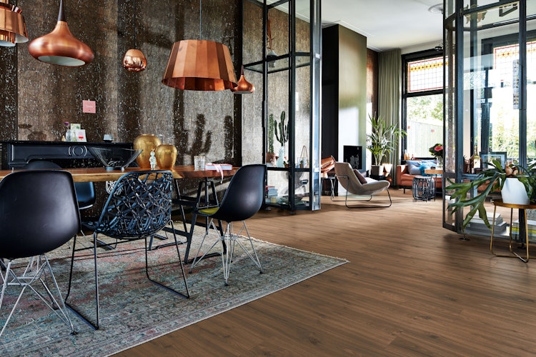 MEISTER Designboden MeisterDesign. next DD 500 S 1287 x 220 x 8 mm 6389 Nussbaum Amore Rohholz-Poren-Struktur