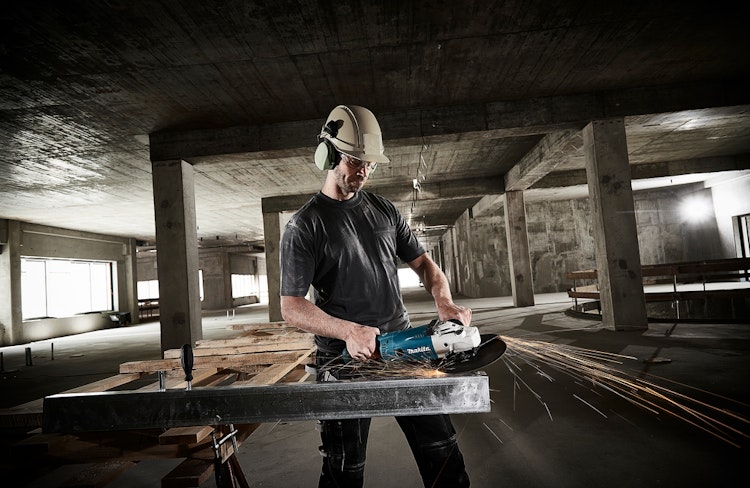 Makita Winkelschleifer GA9020RF